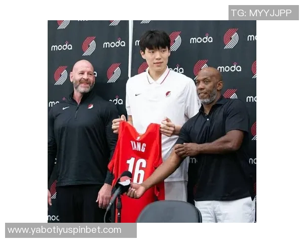 克林根谈与杨瀚森默契配合每日争抢篮板共同提升技艺