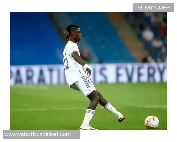 文班表现惊艳砍下21分6板3帽马祖拉称其为防守端的特别天才