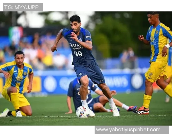 2025年丹麦足球先生候选人揭晓弗罗霍尔特尤尔曼霍伊别尔三人争夺荣耀